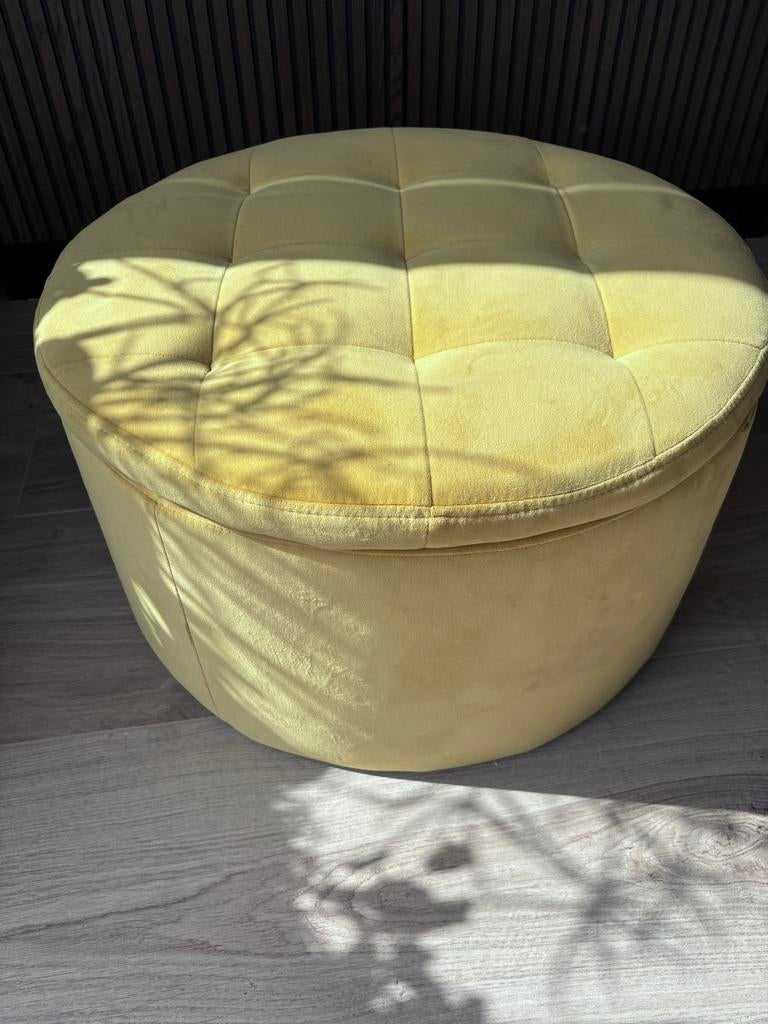 Okergele poef met opbergmogelijkheid, Ophalen, Minder dan 50 cm, Gebruikt, Rond