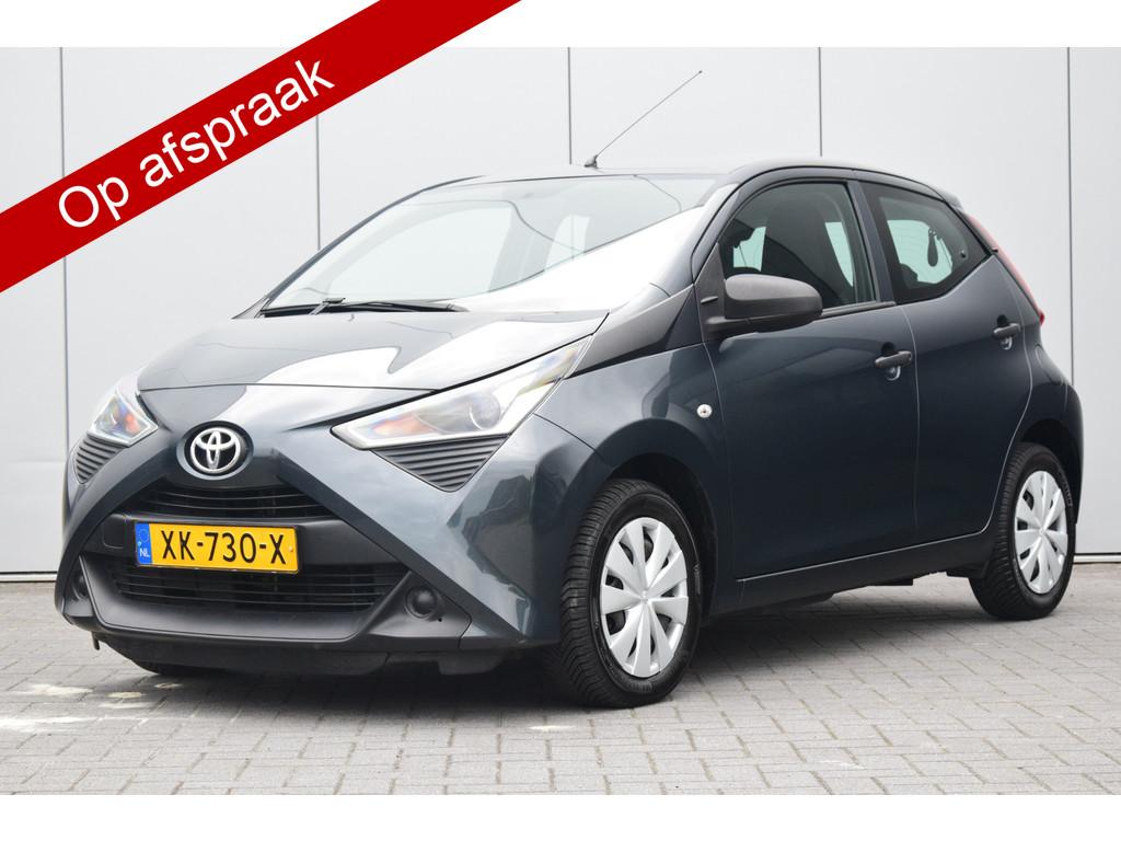 Toyota Aygo 1.0 VVT-i x-fun Airco Audio/Bluetooth (bj 2019), Voorwielaandrijving, Stof, Gebruikt, 4 stoelen
