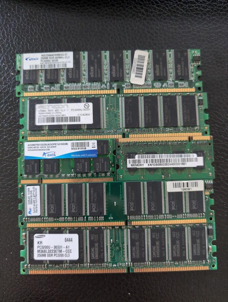 DDR2 RAM – 1GB & 512MB modules – Qimonda / Kingston / Sa.., Computers en Software, RAM geheugen, Ophalen of Verzenden, DDR2, Desktop