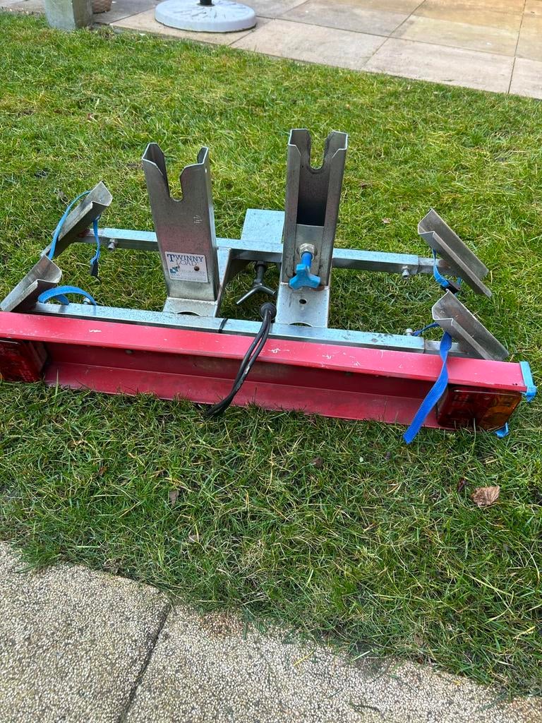 Twinny load, Ophalen, 2 fietsen, Gebruikt, Trekhaakdrager