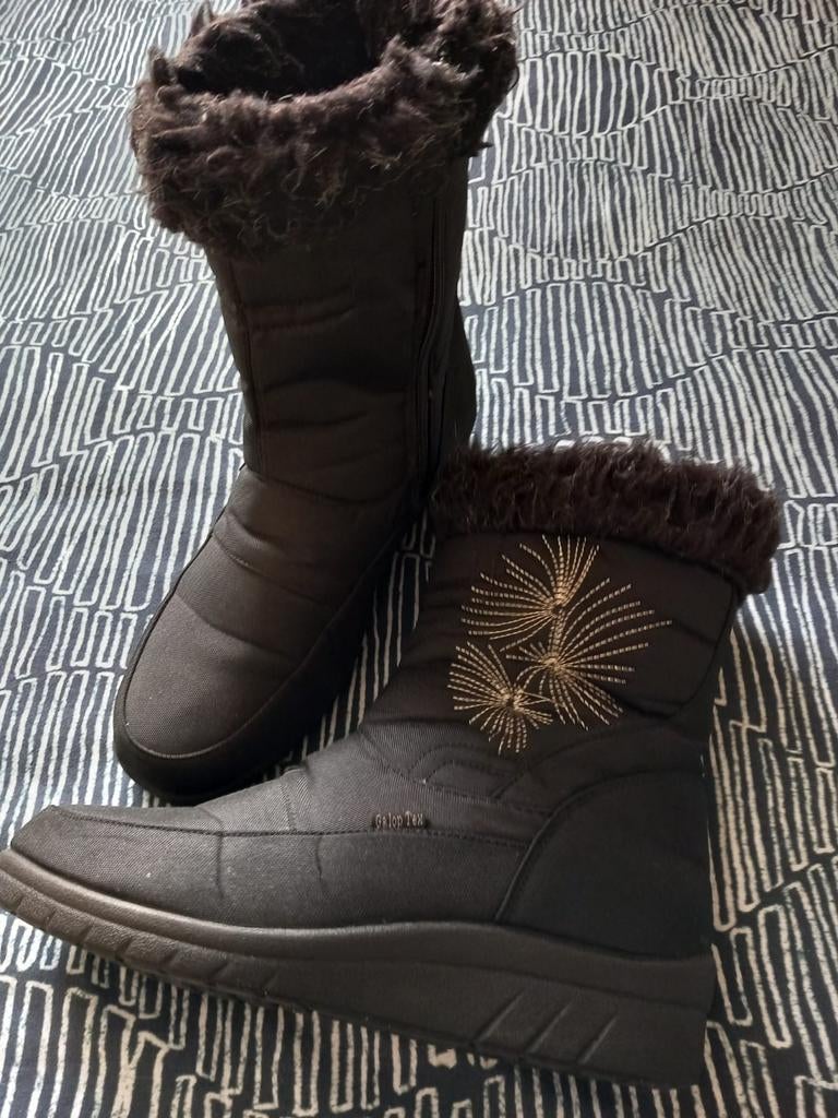 Sneeuwlaarsjes / winterlaarzen maat 40 – gevoerd, Kleding | Dames, Wintersportkleding, Overige typen, Maat 38/40 (M), Ophalen