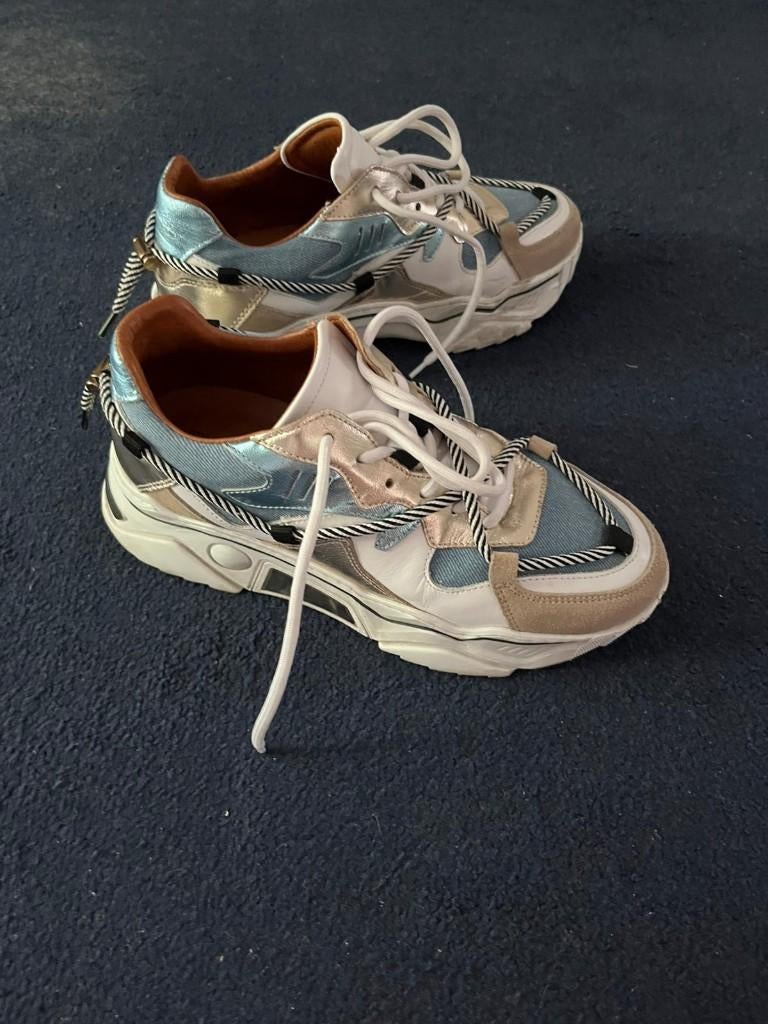 Sneakers te koop, Wit, Ophalen, DWRS, Sneakers of Gympen