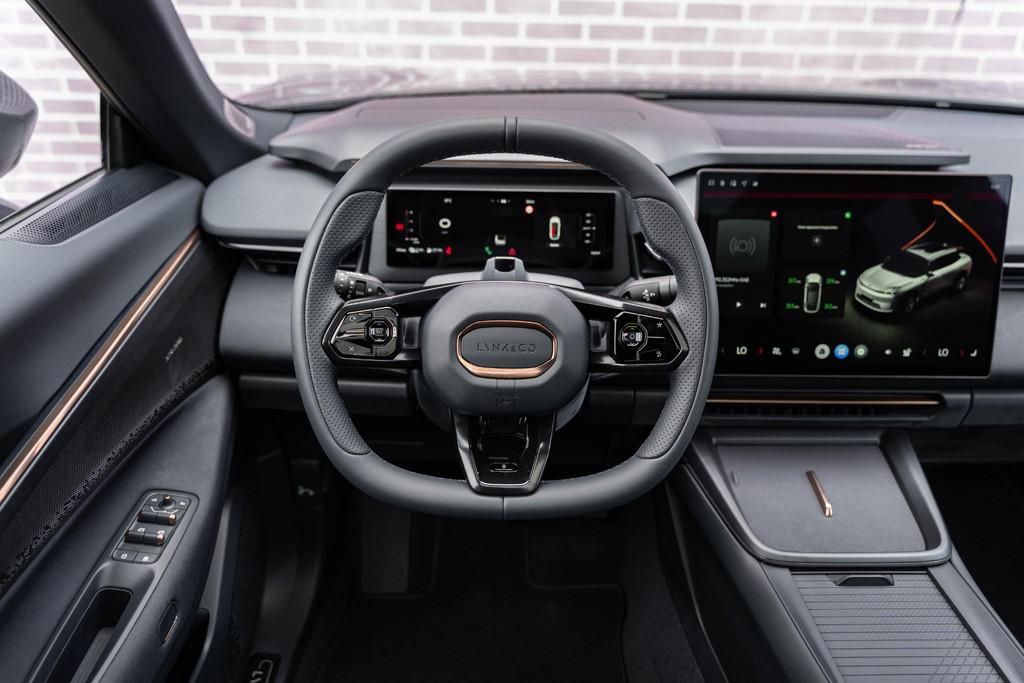 Lynk & Co 08 1.5 More | 22" Wielen | Actieradius gecombineer, Adaptive Cruise Control, 4 cilinders, 2087 kg, Bedrijf