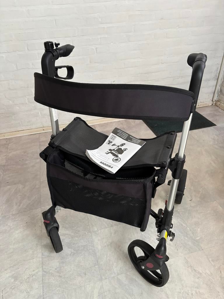 Rollator inklapbaar en lichtgewicht in goede staat, Diversen, Ophalen, Opvouwbaar