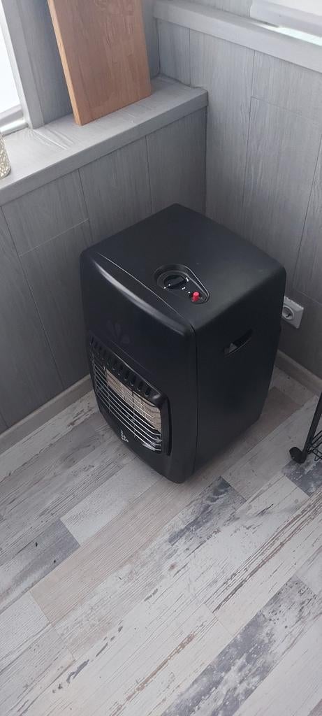 Gaskachel, Ophalen, Gas, Zo goed als nieuw, Vrijstaand