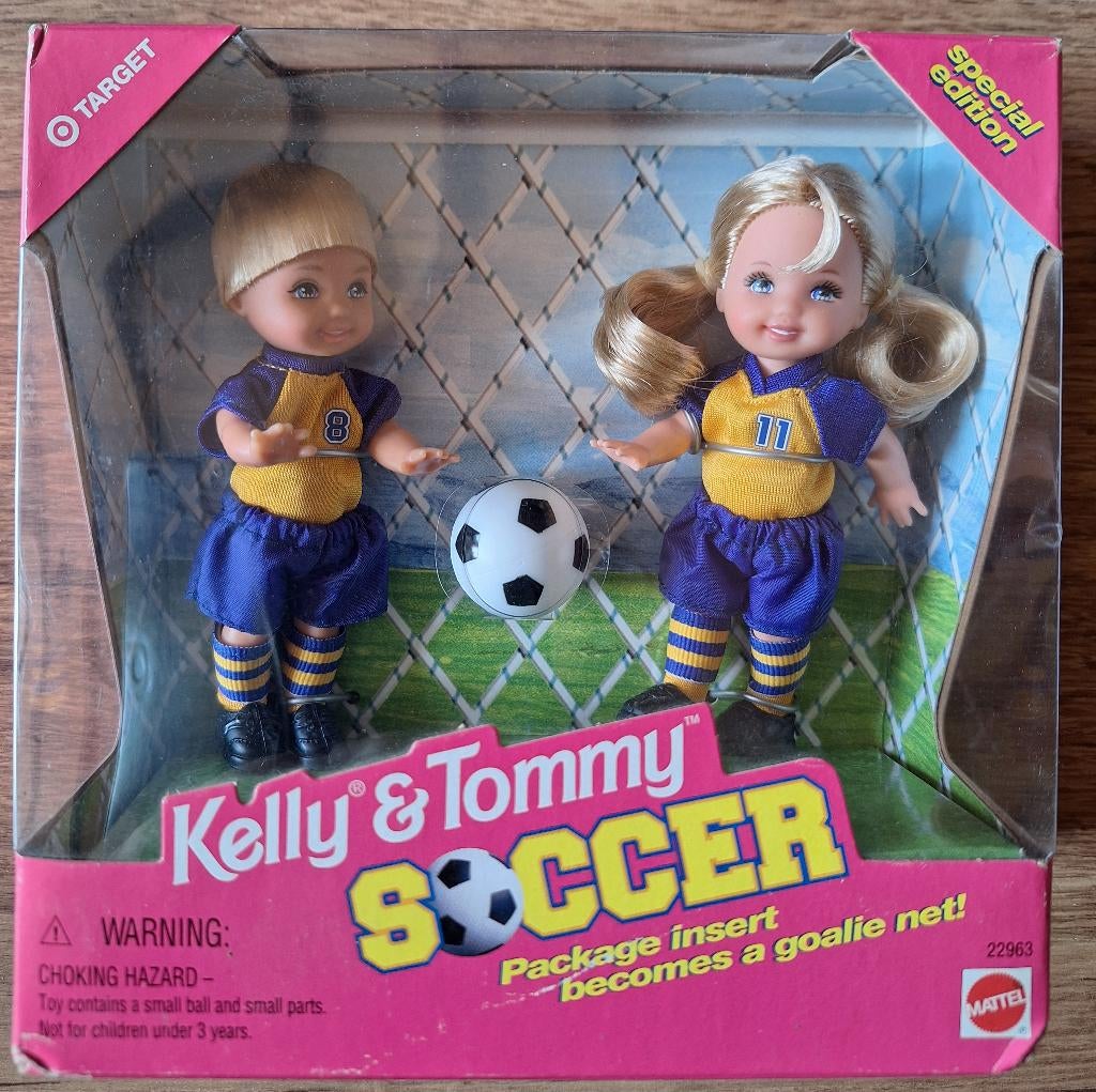 Kelly & Tommy Soccer Target Special Edition 1999 NRFB Barbie, Ophalen of Verzenden, Nieuw, Pop