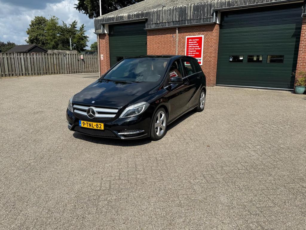 Mercedes-Benz B-klasse 180 Ambition Xenon Cruise Navi, 1325 kg, Gebruikt, 4 cilinders, Lichtsensor