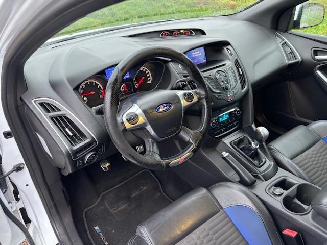 Ford Focus Wagon 2.0 EcoBoost ST-2 (250 PK!) ECC Audio/CD Na, Euro 5, Gebruikt, 4 cilinders, Wit