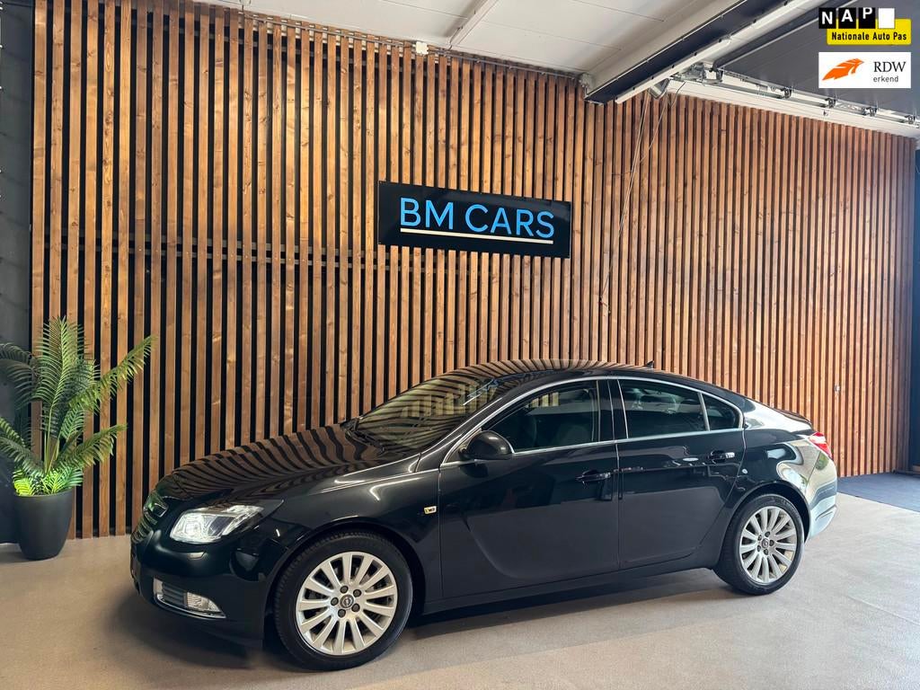 Opel Insignia 1.6 T Edition Airco,Xenon,Navigatie, Euro 5, Gebruikt, 4 cilinders, Zwart