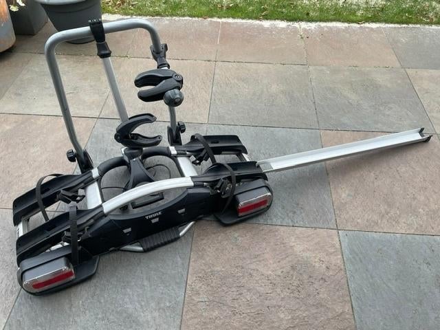 Thule fietsendrager inclusief oprijgoot, Ophalen, Gebruikt, Elektrische fiets, 2 fietsen