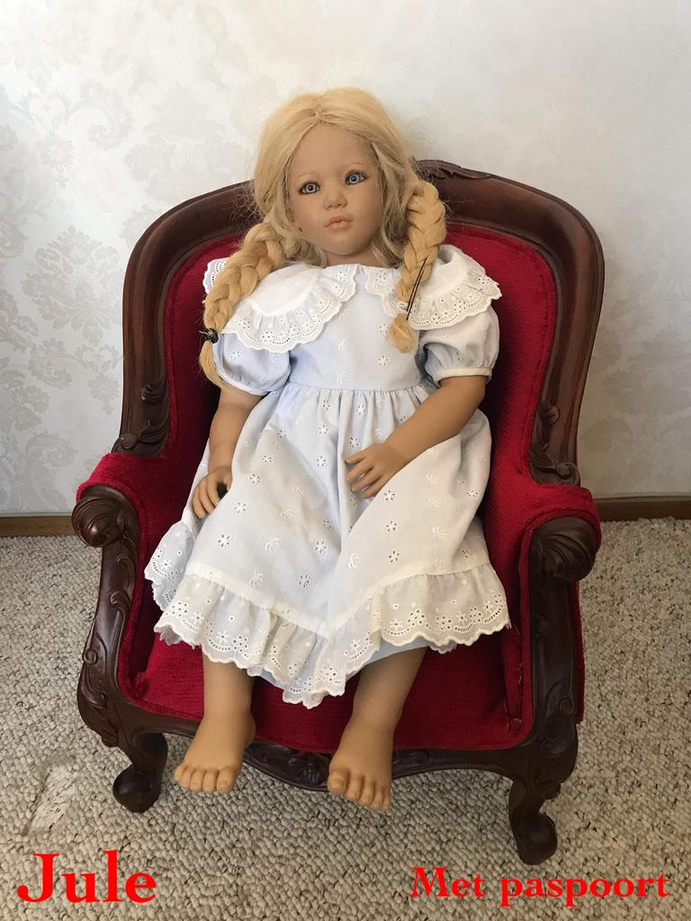 Annette Himstedt Pop - Jule (met paspoort), Ophalen of Verzenden, Zo goed als nieuw, Pop