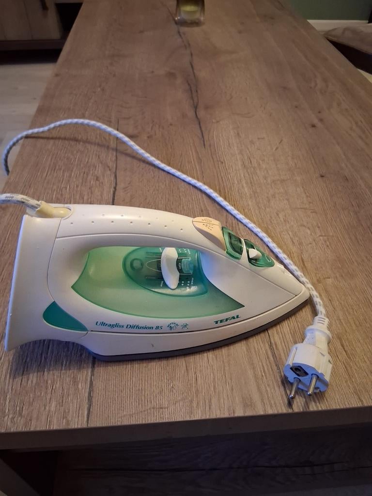 Tefal Ultragliss Diffusion 85 strijkijzer, Ophalen of Verzenden, Gebruikt, Strijkijzer met snoer