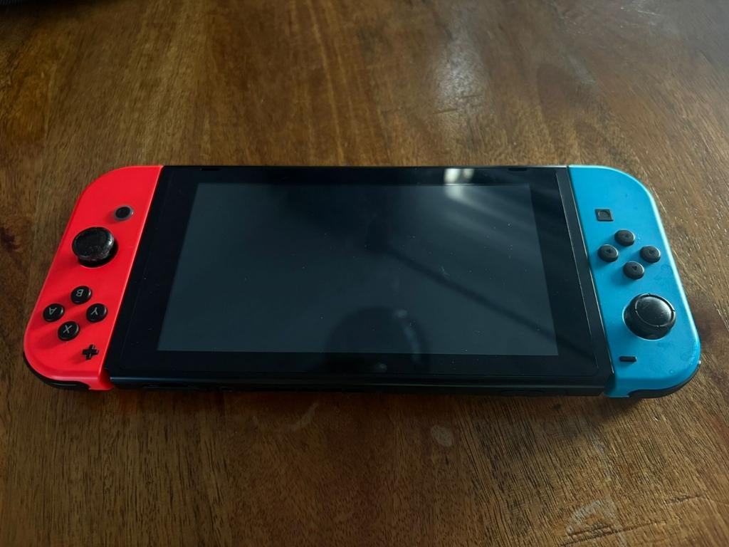 Nintendo Switch met 2 controllers en game, Ophalen of Verzenden, Switch Original, Met 3 controllers of meer, Gebruikt
