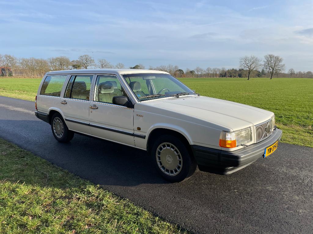 Volvo 740 2.3 GLE - Estate 1990 - zeer fraai, Auto's, Volvo, 4 cilinders, Wit, Origineel Nederlands, Handgeschakeld