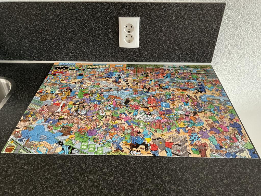 Jan van Haasteren - De drogisterij - 1000 stukjes, Ophalen of Verzenden, 500 t/m 1500 stukjes, Gebruikt, Legpuzzel