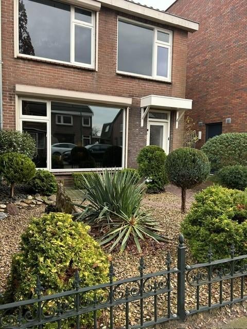 Woning te huur met garage deze met extra ruimte, Huizen en Kamers, Huizen te huur, 120 m², Direct bij eigenaar, 5 kamers, Utrecht