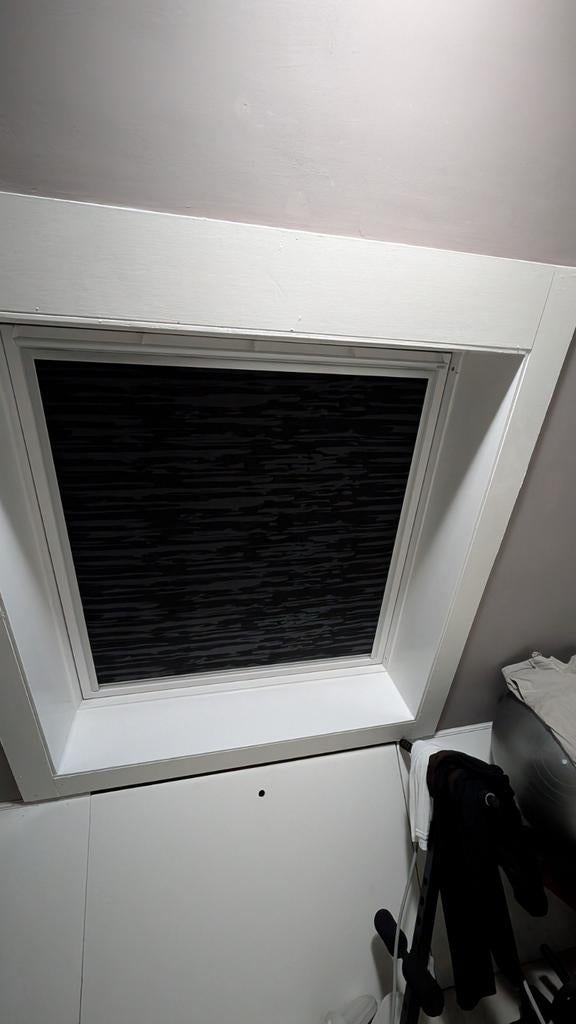 Velux zonwerend/verduisterend rolgordijn, Ophalen of Verzenden, Zo goed als nieuw, 100 tot 150 cm