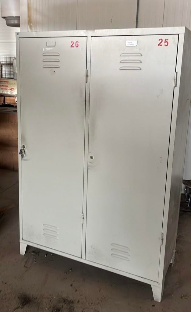 Metalen lockerkast met twee deuren 3 stuks, Huis en Inrichting, Ophalen, Gebruikt