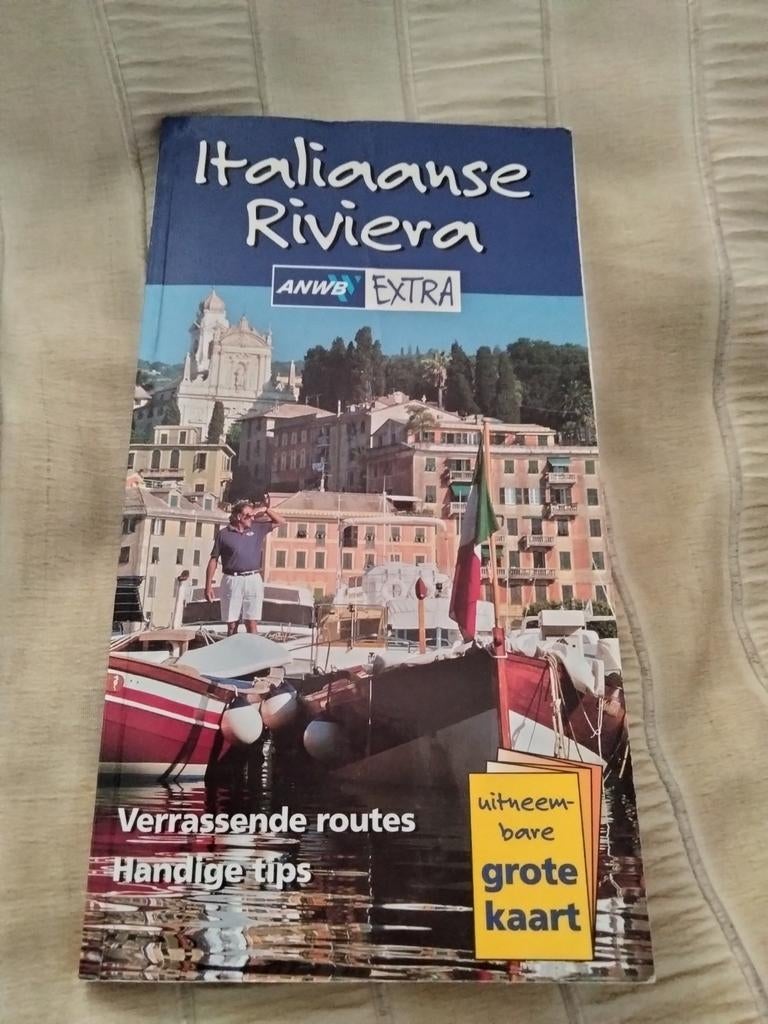 Christoph Hennig - Italiaanse Riviera, Boeken, Reisgidsen, Christoph Hennig, Europa, Ophalen of Verzenden, Zo goed als nieuw