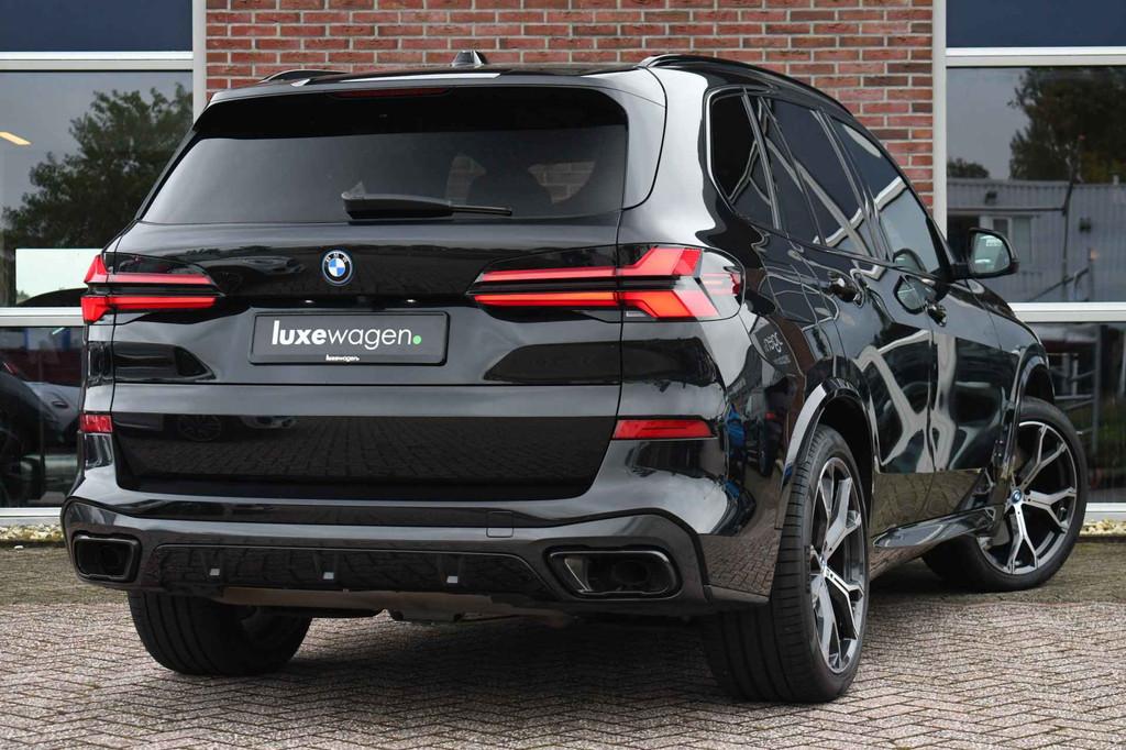 BMW X5 xDrive50e M-Sport Skylounge Comf-stoel ACC 360 HUD H/, 12 maanden, Gebruikt, 2395 kg, Zwart