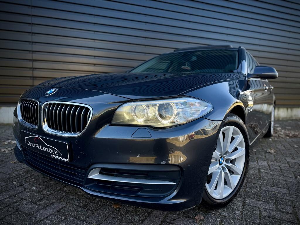 BMW 5 Serie Touring 518d Luxury Ed PANO|HEADUP|VIRTUAL|CAMER, Leder, Diesel, 22 km/l, 1705 kg