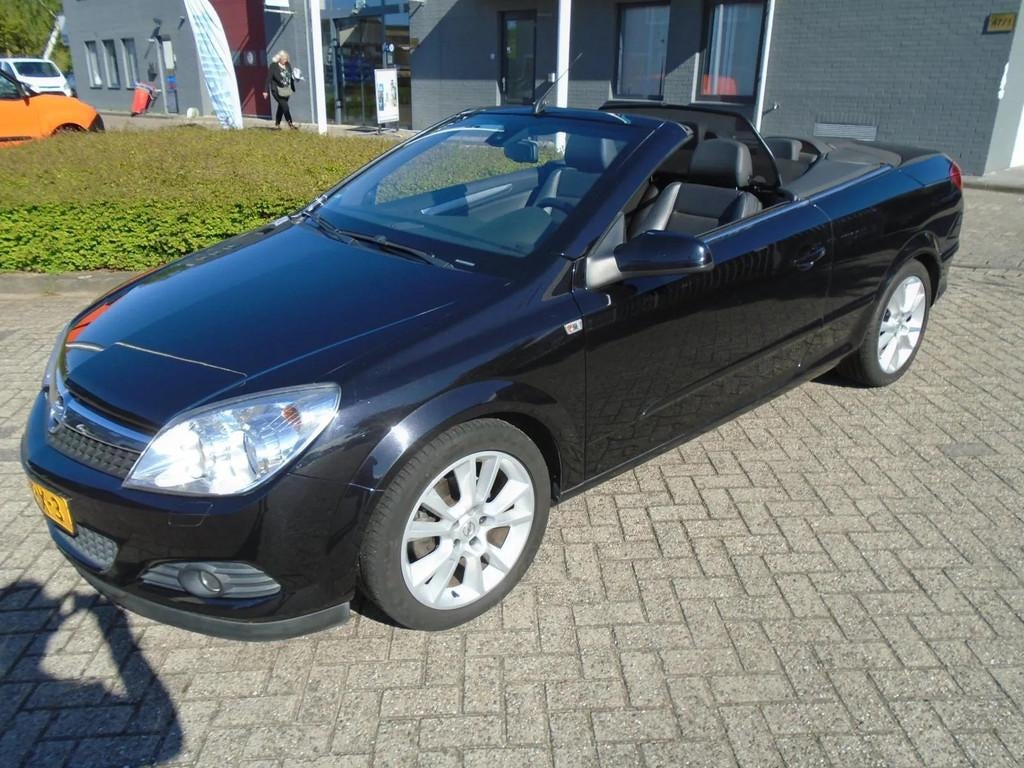 Opel Astra TwinTop 1.8 Enjoy Nieuwe Apk, Auto's, Opel, Bedrijf, Te koop, Astra, Airbags, Airconditioning, Boordcomputer, Centrale vergrendeling