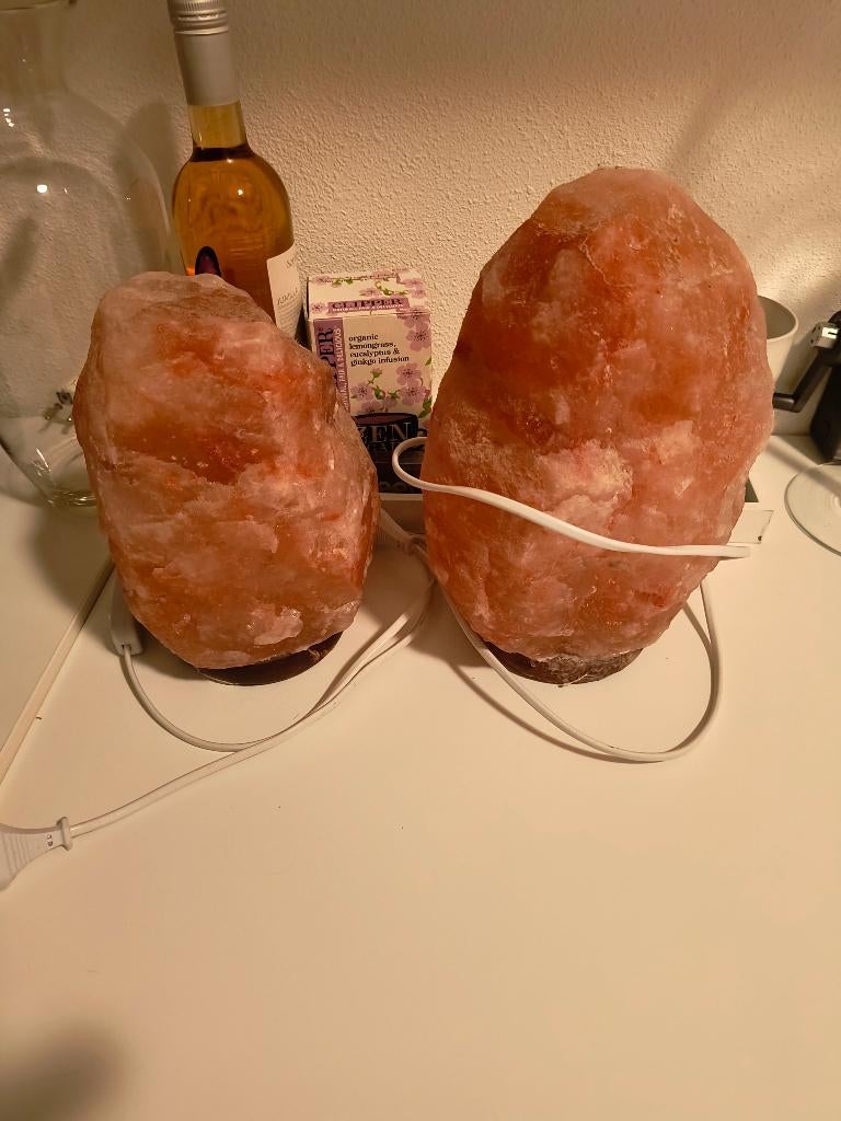 Himalaya zout lampen twee, Huis en Inrichting, Lampen | Tafellampen, Ophalen, Zo goed als nieuw, Overige materialen, Minder dan 50 cm