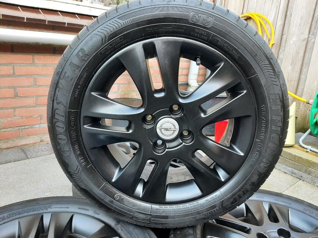 Te koop Opel Agila velgen 185/60 15 inch Steek 4x100., Auto-onderdelen, Banden en Velgen, Ophalen, Gebruikt, 15 inch, Banden en Velgen