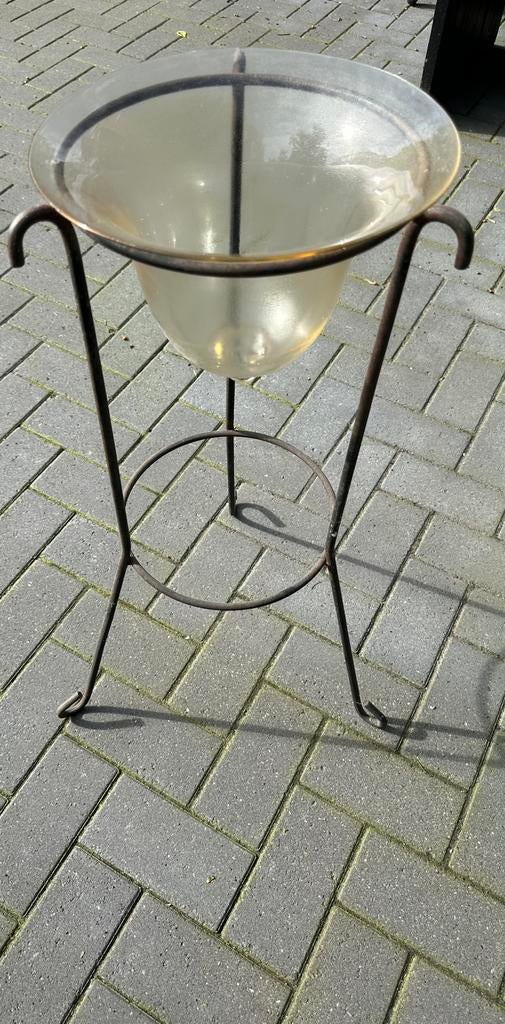 plantenpot op metalen voet, Ophalen, Minder dan 30 cm, Rond, Zo goed als nieuw
