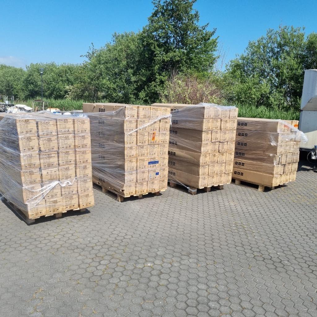 partij NIEUWE  TL  led buizen  t8 150 CM LANG  24 WATT