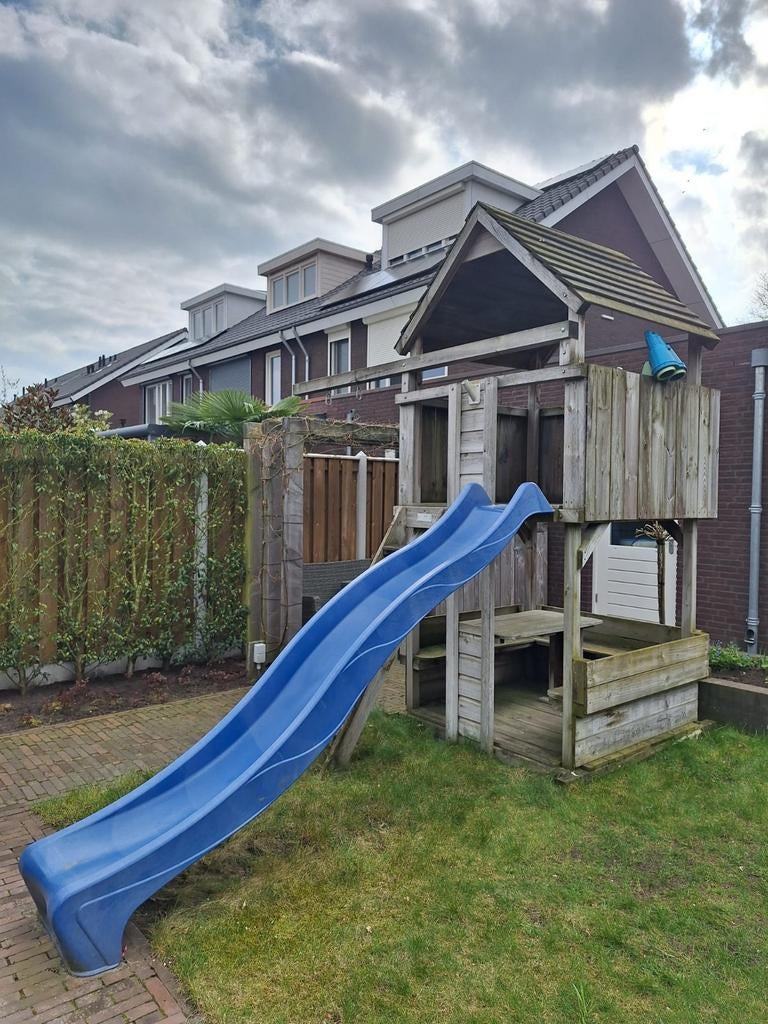 Houten speeltoestel met glijbaan, schommel en zitje, Ophalen, Gebruikt, Zandbak