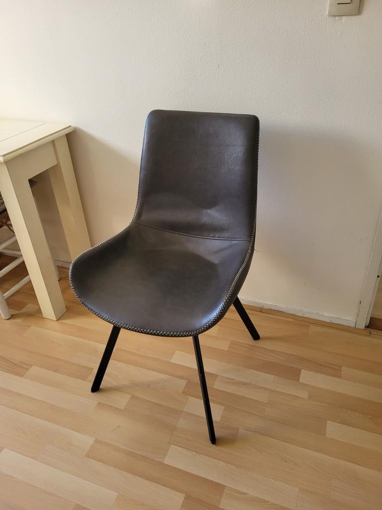 Eettafel/ bureau stoel, Ophalen, Gebruikt, Bruin, Eén