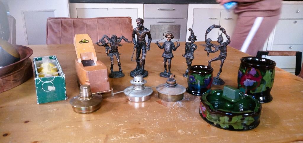 Lot diversen o.a. glans plateel, bronzen beelden, Ophalen of Verzenden