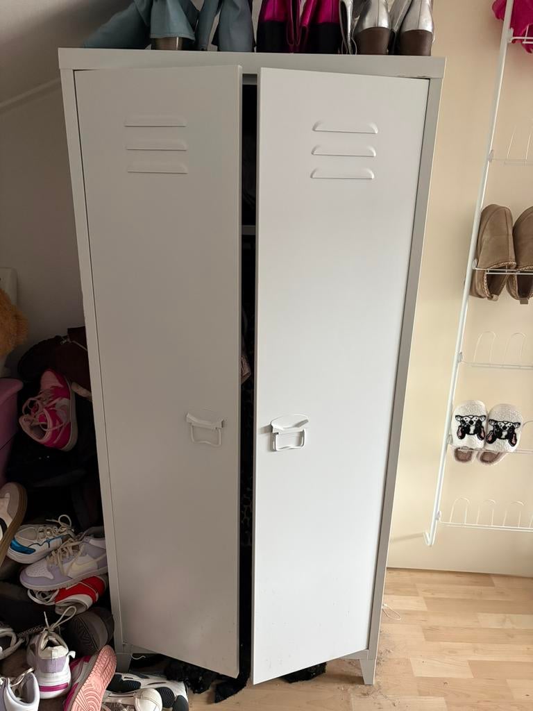 Ijzeren kast, Huis en Inrichting, Kasten | Lockerkasten, Ophalen, Zo goed als nieuw