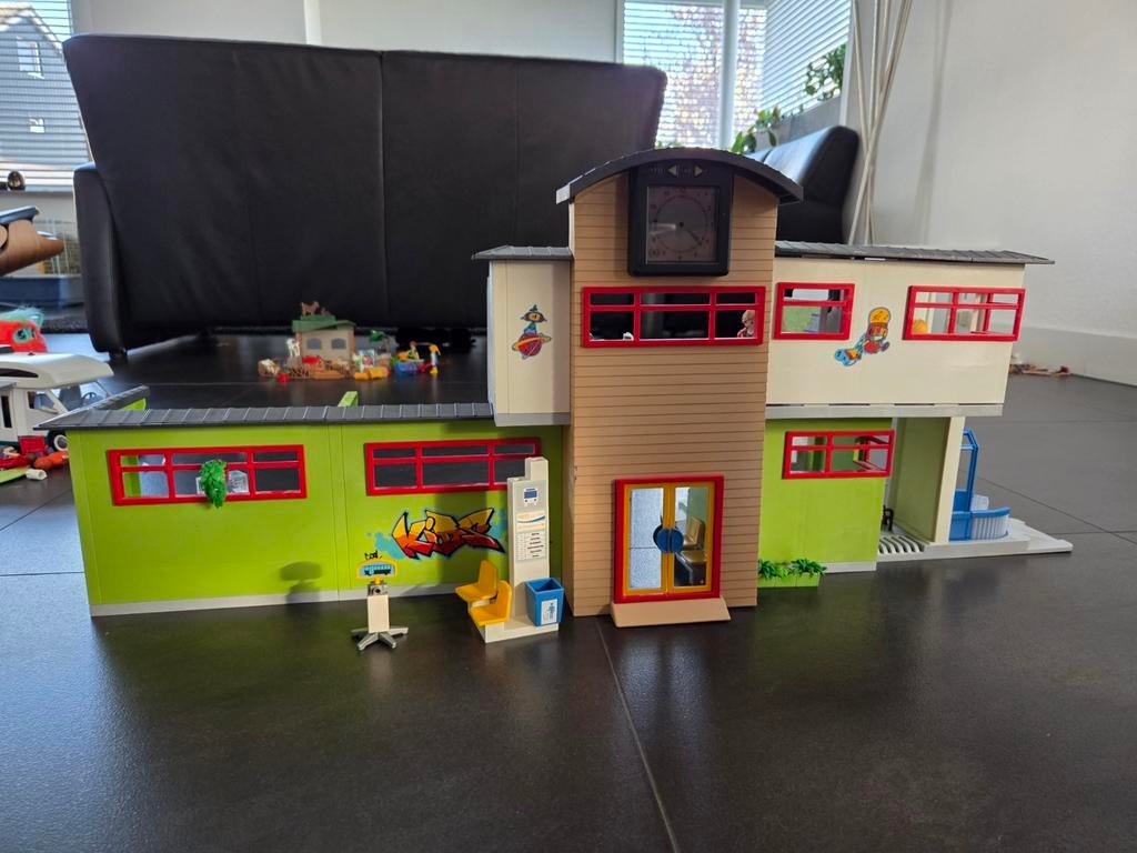 Playmobil City Life schoolgebouw, Ophalen of Verzenden, Zo goed als nieuw