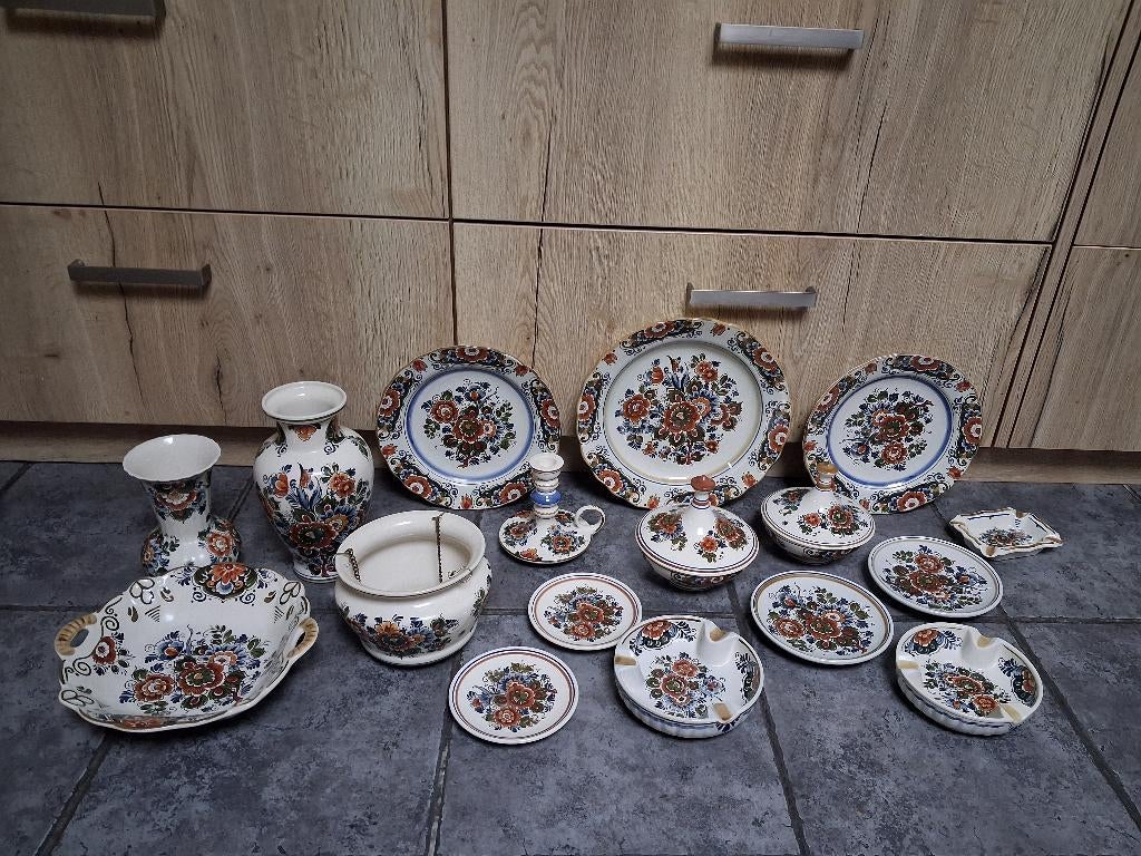 brocante polychroom delft o.a. vazen, wandborden, kandelaar, Antiek en Kunst, Ophalen
