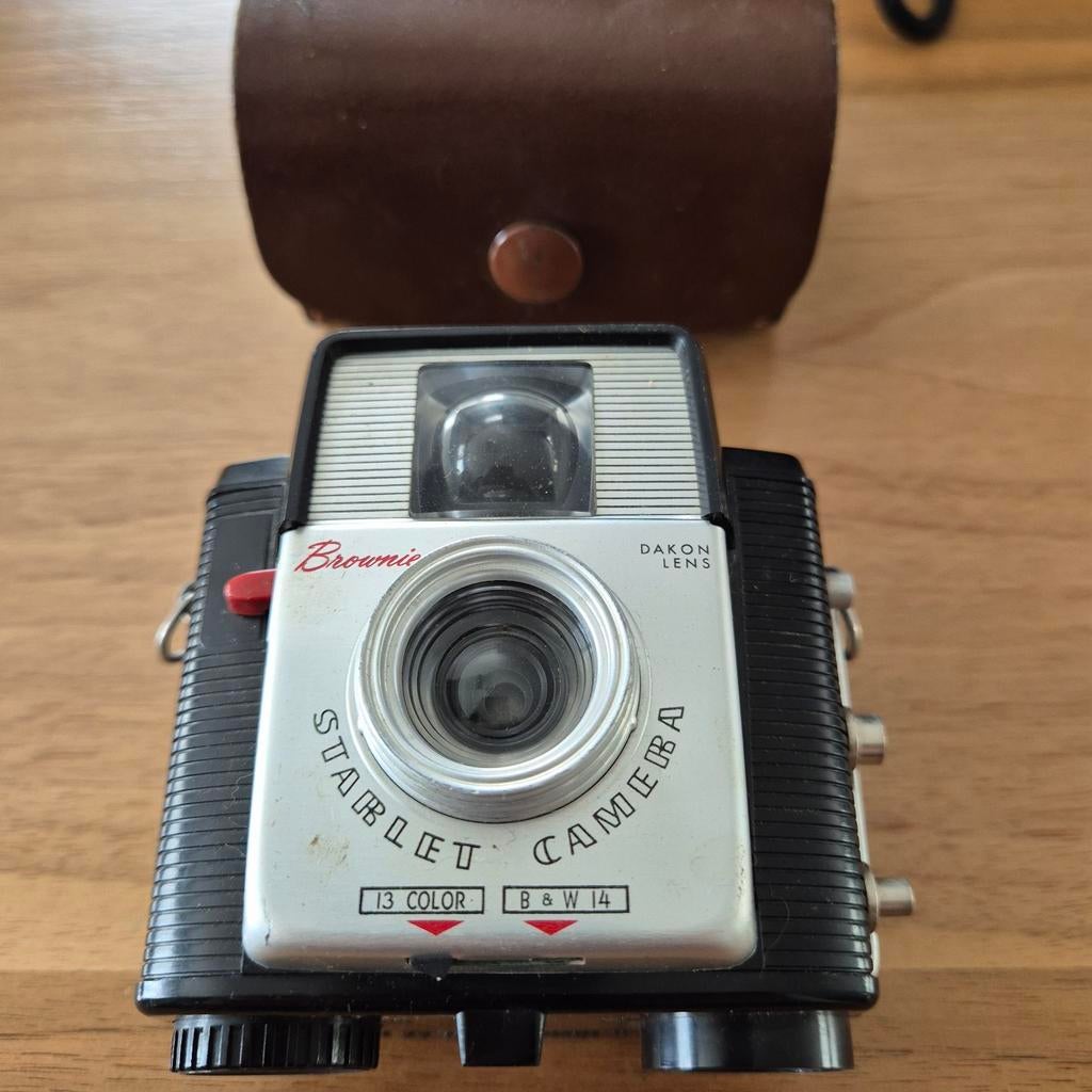 Vintage Kodak Starlet Brownie camera met hardlederen hoes, Ophalen of Verzenden