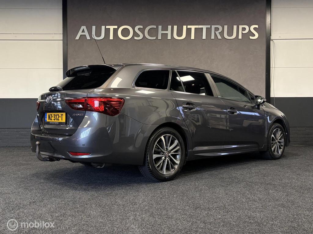 Toyota Avensis 1.8 VVT-i Dynamic NAVI / CLIMA / CRUISE / TR., Auto's, Stof, 4 cilinders, 1600 kg, 500 kg