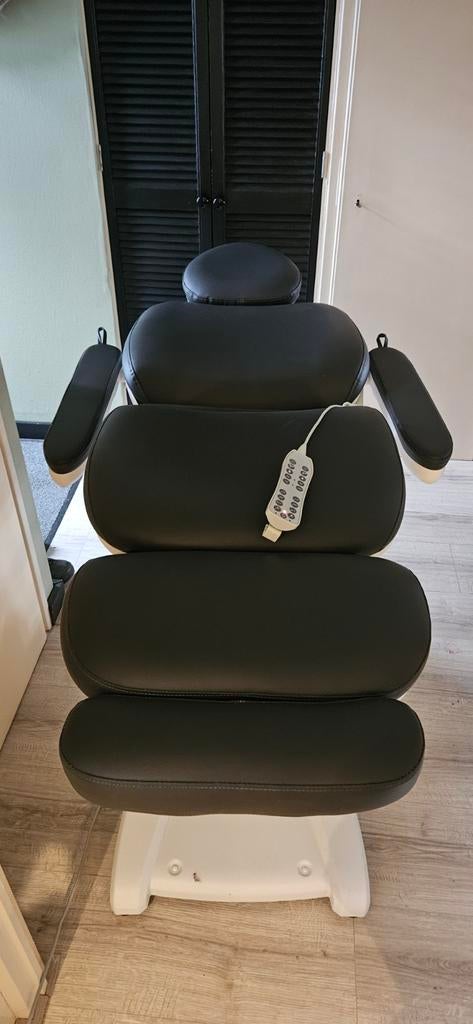 Luxe behandelstoel, Ophalen