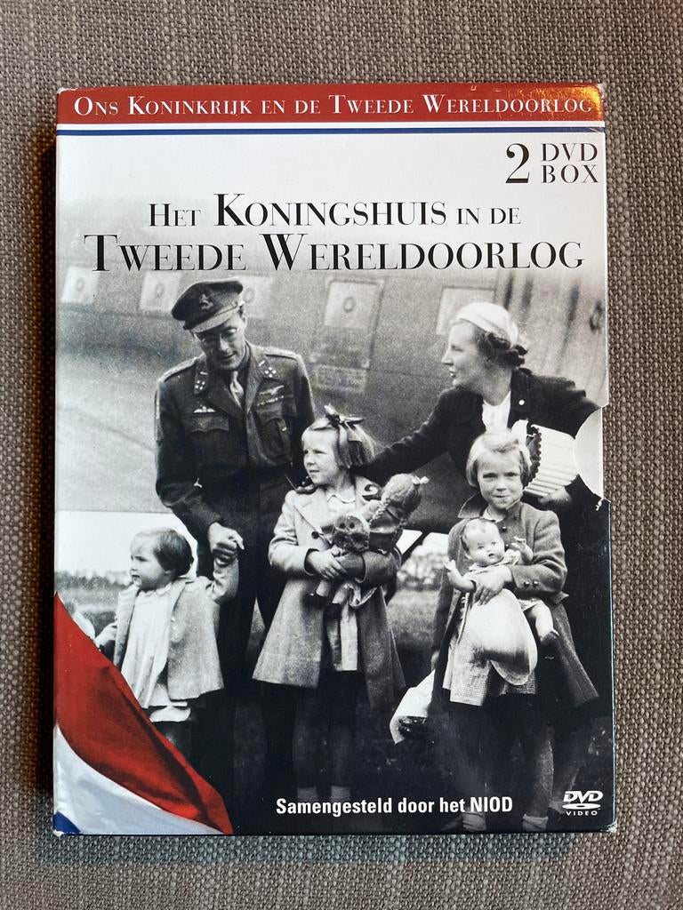 Het Koningshuis in de Tweede Wereldoorlog - 2 DVD Box, Cd's en Dvd's, Alle leeftijden, Boxset, Ophalen of Verzenden, Zo goed als nieuw