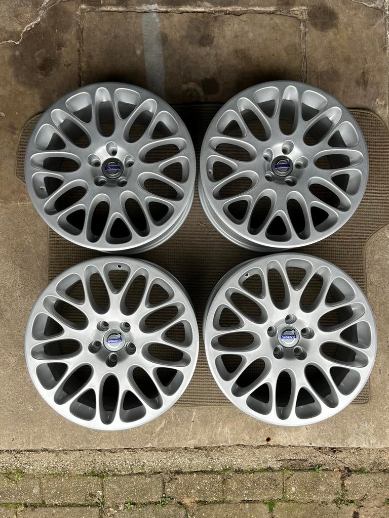 Volvo Capella 18 inch wielen, Ophalen