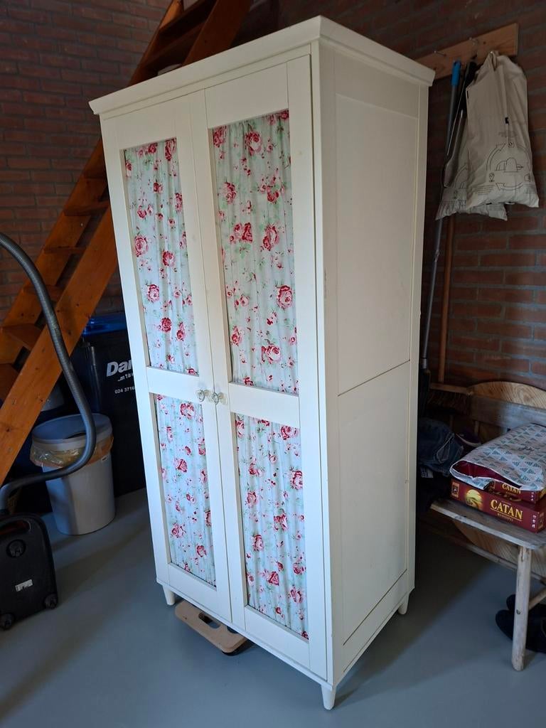 Gratis kast 180 cm hoog,80cm breed diep 55cm, Ophalen of Verzenden, Gebruikt