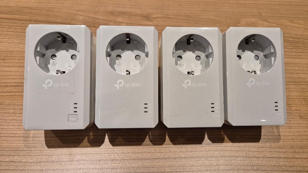 4x TP Link TL-PA4010P Powerline adapters, Computers en Software, Ophalen of Verzenden, Zo goed als nieuw, TP-Link