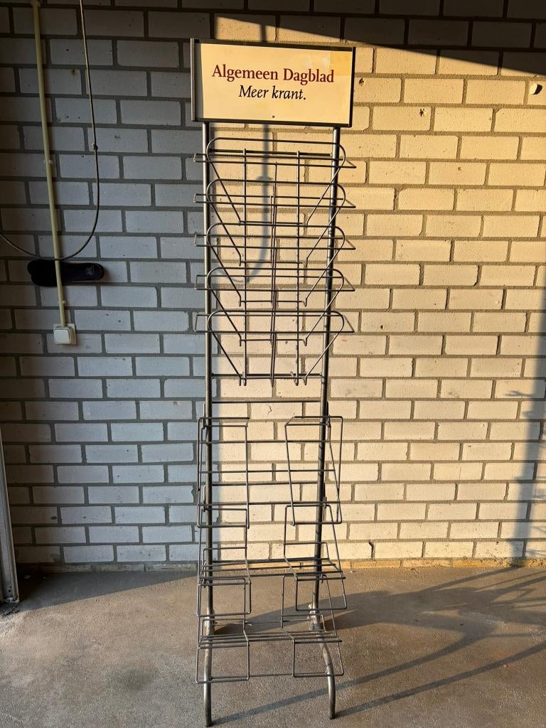 Origineel Vintage Krantenrek Algemeen Dagblad, Ophalen