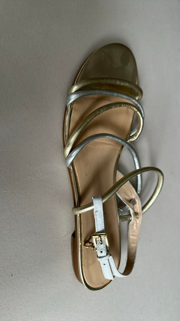 Guess sandalen mt 41, Kleding | Dames, Ophalen of Verzenden, Gedragen, Overige kleuren, Sandalen of Muiltjes