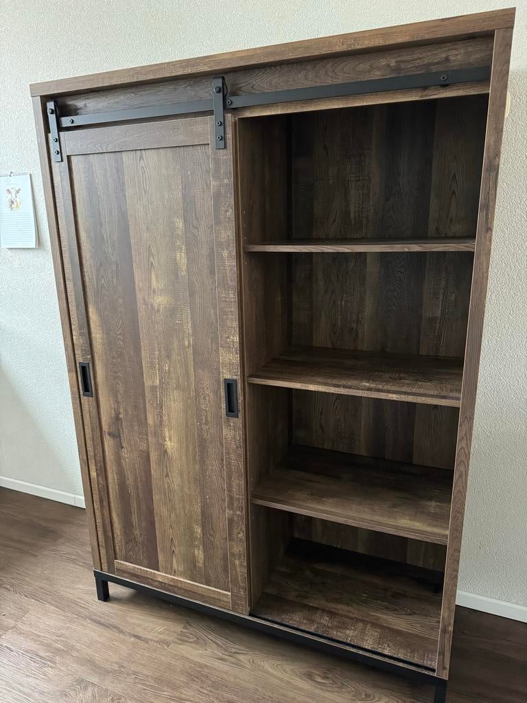 Kast met schuifdeur industrieel, Ophalen, Gebruikt