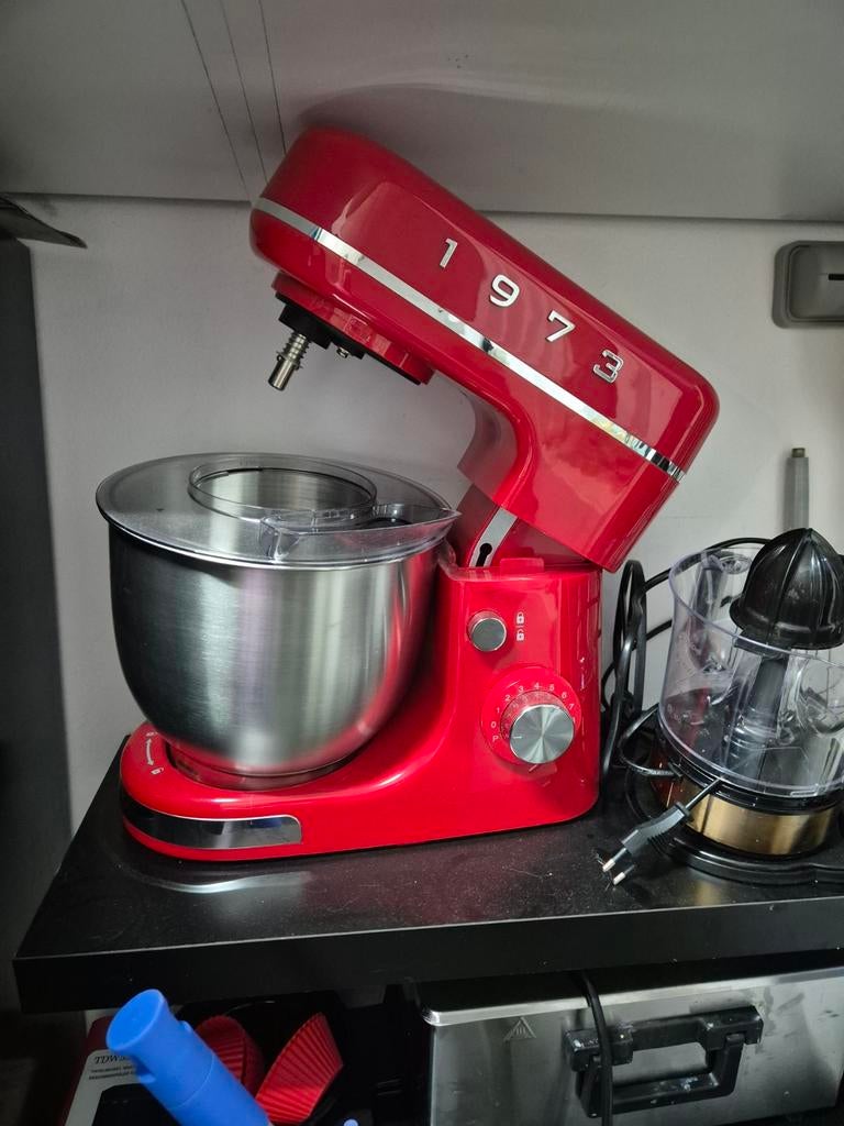 Rode Keukenmixer van Lidl - Zo goed als nieuw, 3 tot 4 liter, Ophalen of Verzenden, Zo goed als nieuw, 3 snelheden of meer