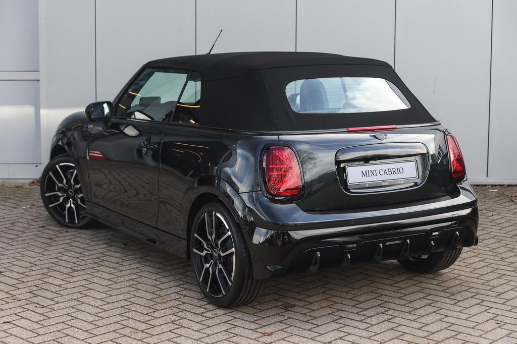 MINI Cabrio S Automaat / John Cooper Works / Pakket XL / 18", 1998 cc, 15 km/l, Zwart, 4 cilinders