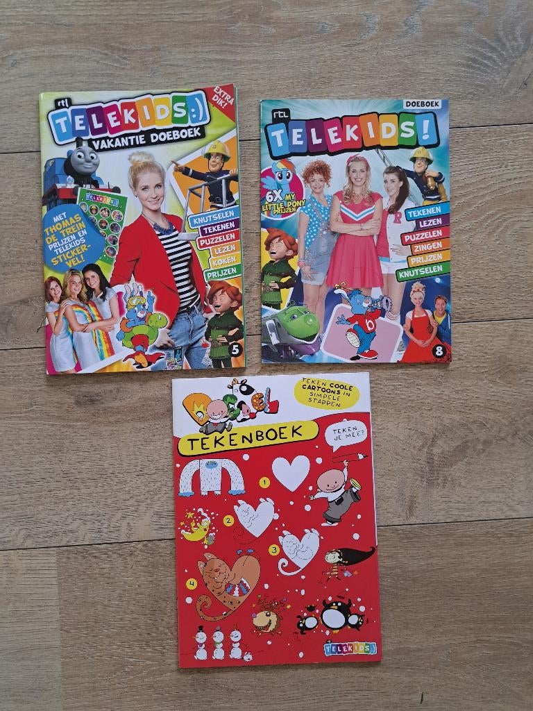 3 vakantie doe boeken, Ophalen of Verzenden, Zo goed als nieuw, Fictie algemeen