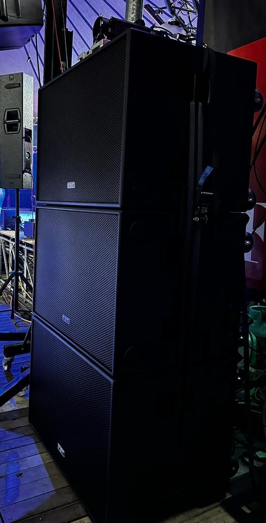 6 x FBT Subline 218 Actief - Goede staat - ZGAN + hoezen, Overige merken, Subwoofer, Ophalen of Verzenden, Zo goed als nieuw